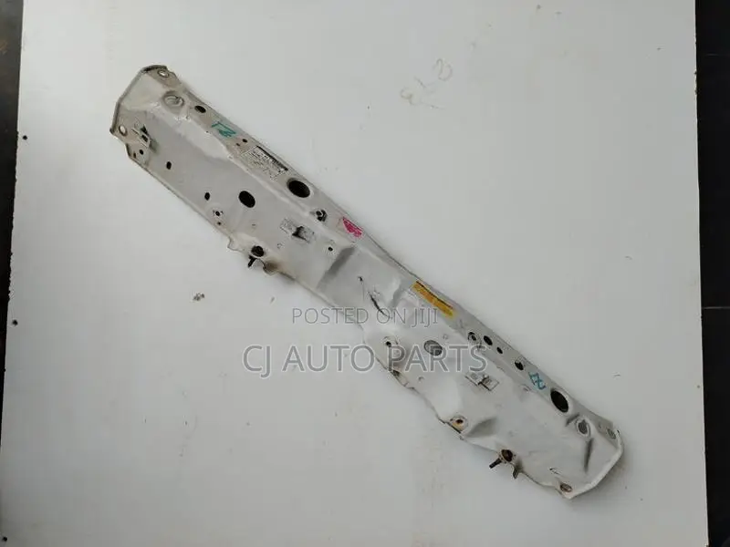 Toyota Ist NCP60 Bonnet Lock Panel