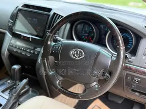 Toyota Land Cruiser Sahara Lc 200 Modelista 2010