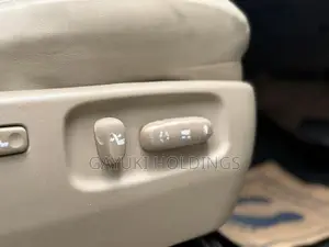 Toyota Land Cruiser Sahara Lc 200 Modelista 2010