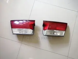 Nissan Sunny FB15 Dicky Garnish