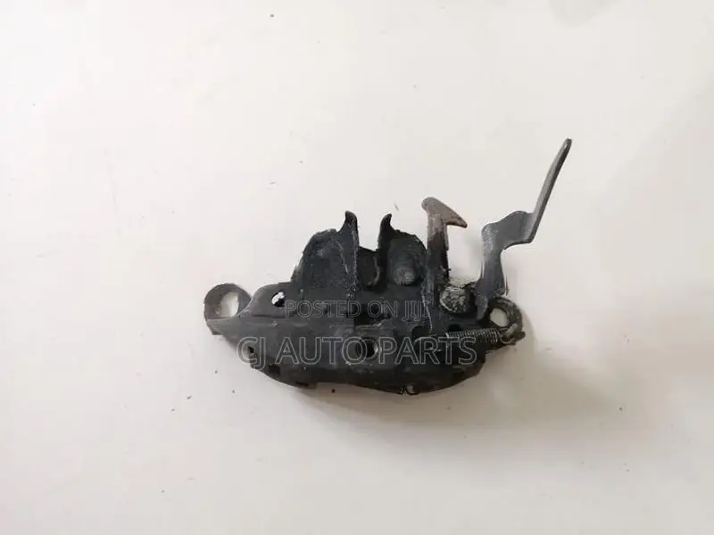 Nissan Sunny FB15 Bonnet Lock