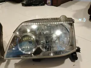 Nissan X Trail T30 Head Light