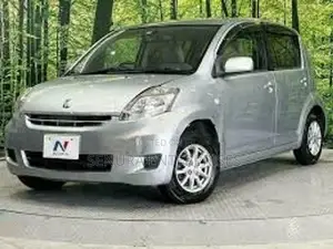Toyota Passo KGC10 Bonnet