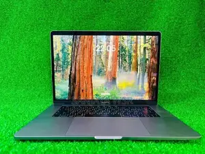 Apple Macbook Pro i7 (2018)Laptop