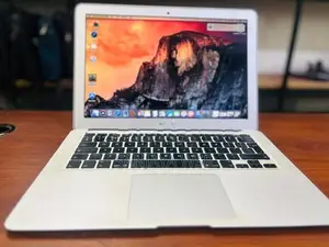 Macbook Air Core i5 (2014)Laptop