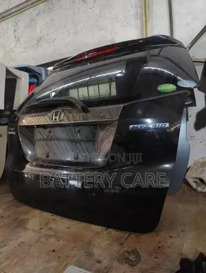 HONDA FIT GP7 DICKY DOOR