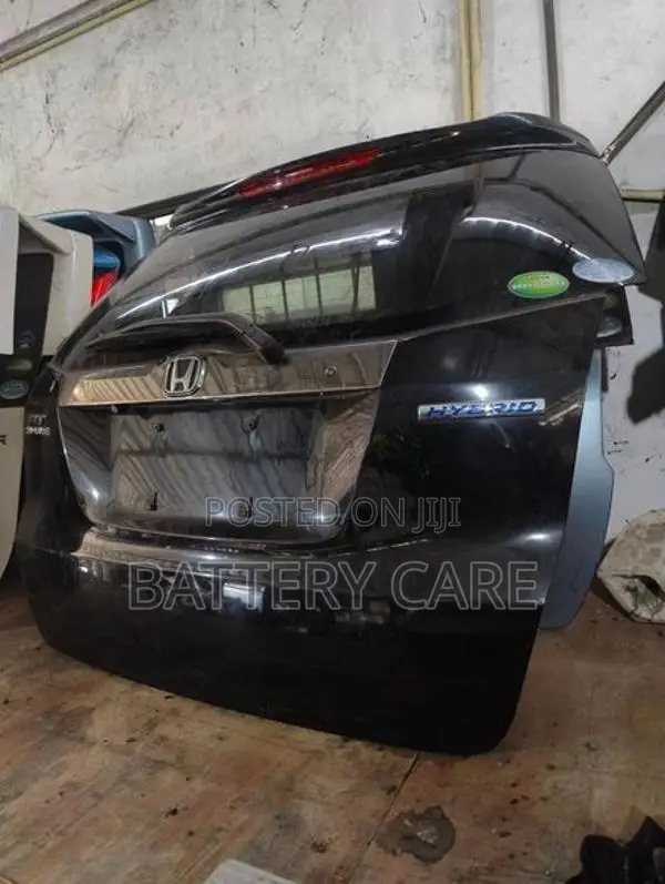 HONDA FIT GP7 DICKY DOOR