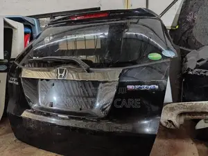 HONDA FIT GP7 DICKY DOOR