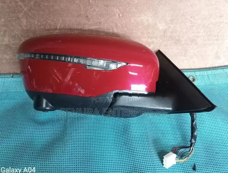 Nissan X-Trail Nt32 Winker Side Mirror with Camera Rh (w13)
