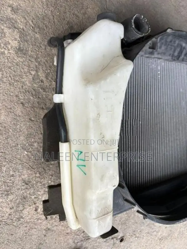 Nissan Caravan E26 NV350 Radiator Overflow Tank