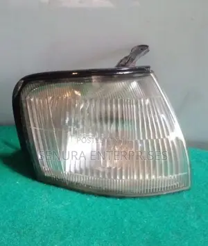 TOYOTA CROWN J ZS 141 SIGNAL LIGHT