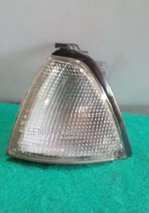 NISSAN AVENIR W10 SIGNAL LIGHT LH