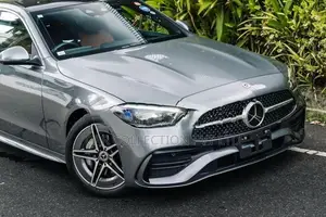 Mercedes Benz C200 AMG Premium Plus 2023