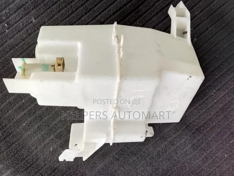 Nissn X Trail T31 Wiper Washer Tank