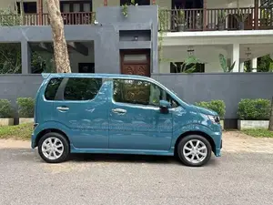 Suzuki Wagon R Custom ZX 2023