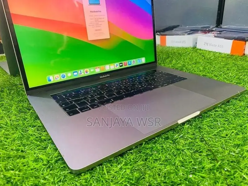 Macbook Pro i7 Laptop