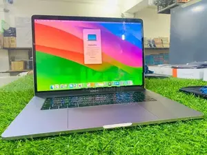 Macbook Pro i7 Laptop