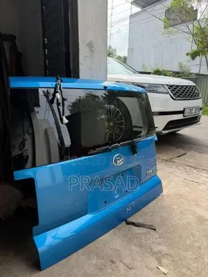 Daihatsu Taft Dicky Door Complete