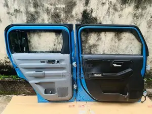 Daihatsu Taft Door