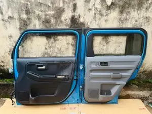 Daihatsu Taft Door