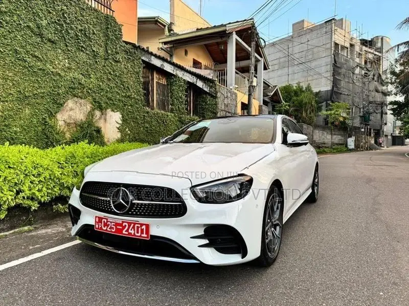 Mercedes Benz E200 AMG Premium Plus 2023