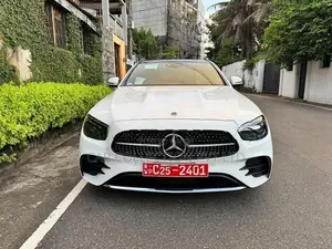 Mercedes Benz E200 AMG Premium Plus 2023
