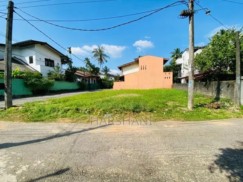 10P Superb Land Close to Colombo – Godagama Main Road