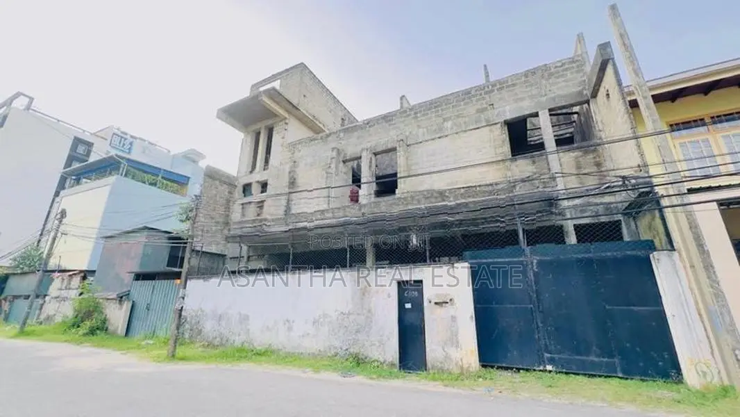 (AFA708) HALF BUILD HOUSE WITH 16 P LAND FOR SALE AT COLOMBO 05