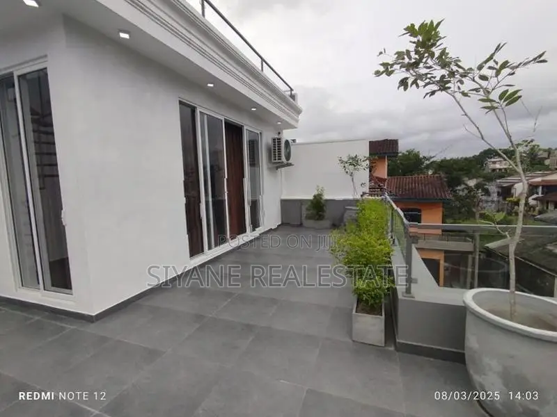 Luxury Brand New House for Sale in Battaramulla