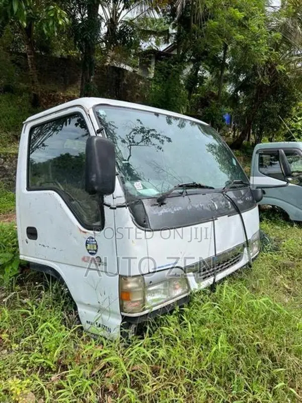 Isuzu samanal face wide cabin