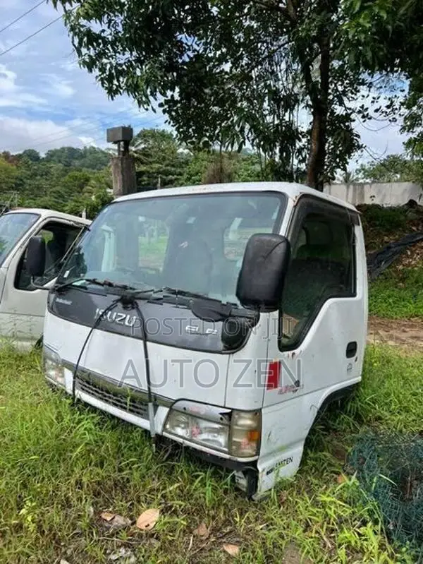 Isuzu samanal face wide cabin