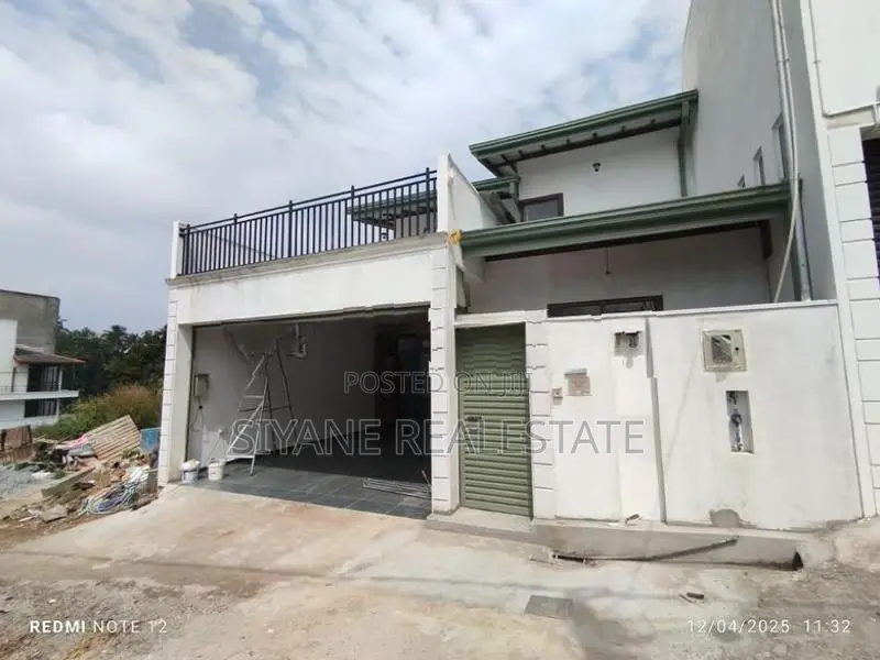 Modern House for Sale in Athurugiriya