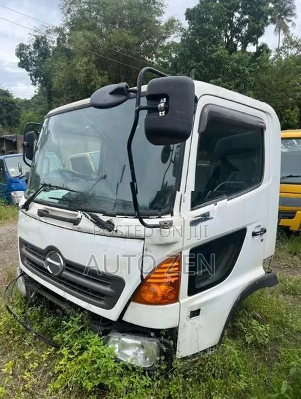 Hino Ranger Cabin CABIN-06