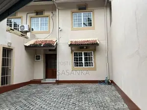 Nawala Senanayake Mawatha Luxury House For Rent