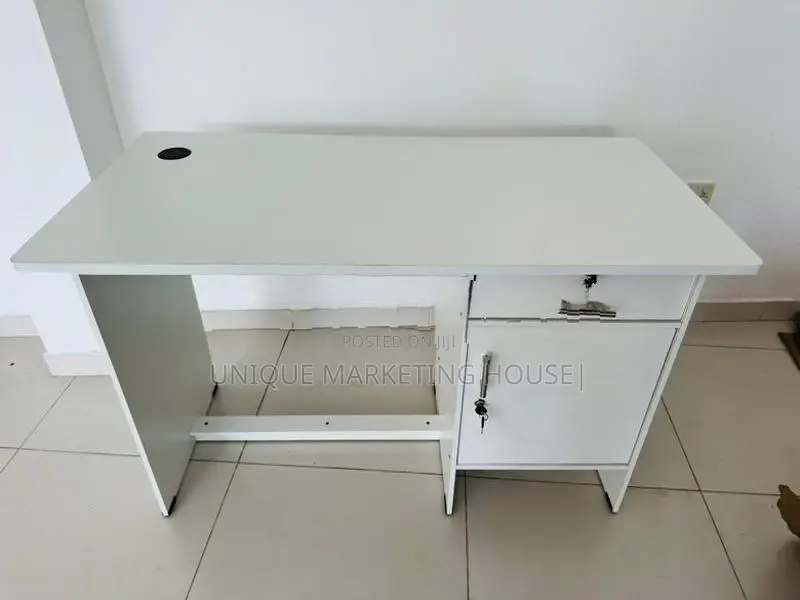 Modern 4x2 Ft White Melamine Office Table