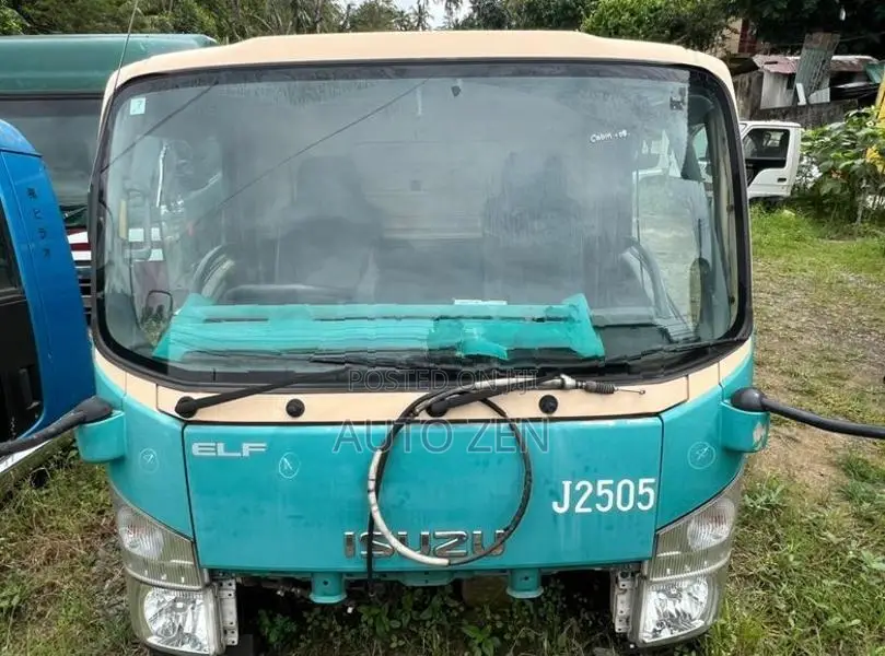 Isuzu NPR85 Wide Cabin CABIN-08