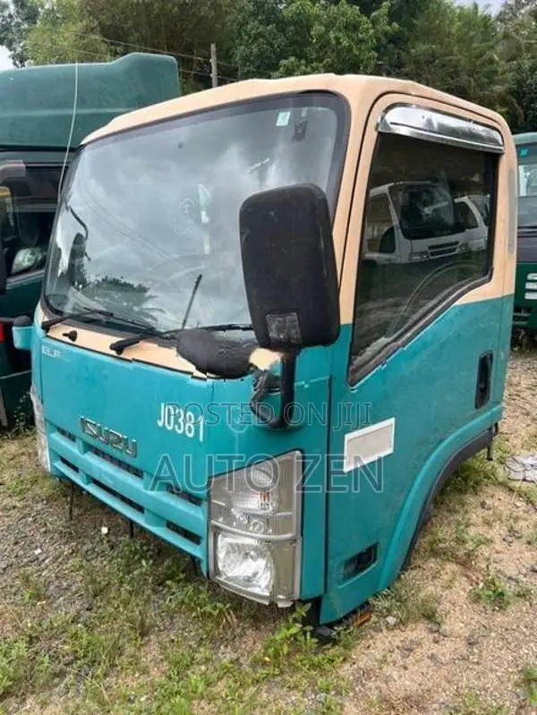 Isuzu NPR85 Wide Cabin CABIN-09