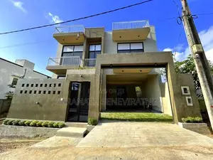 BrandNew Luxury House in Kate Garden Gated - Madapatha Piliyandala