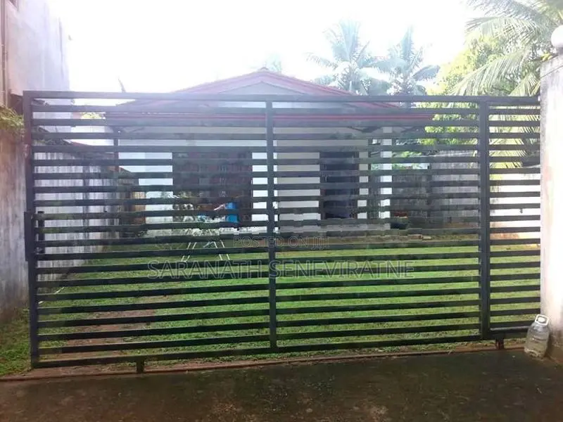 House in Athurugiriya Dadigamuwa