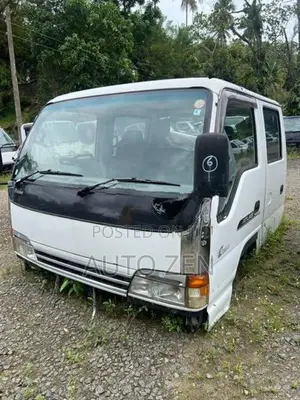 Isuzu Elf Samanala face Crew Cab CABIN -14