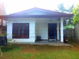 House in Athurugiriya Dadigamuwa