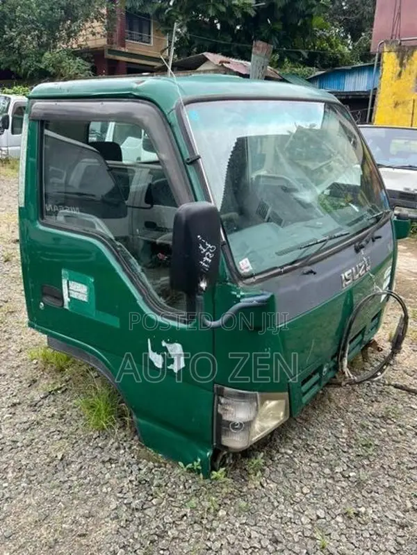 Isuzu Cat face Cabin CABIN-12