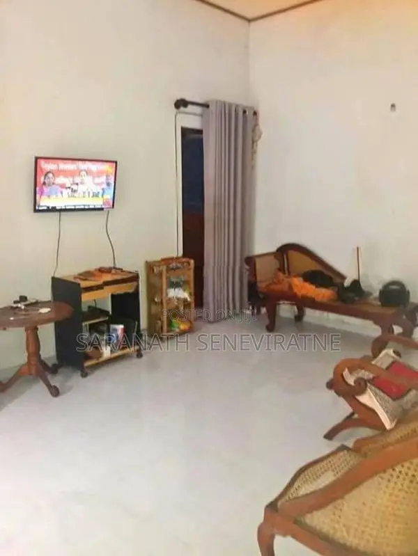House in Athurugiriya Dadigamuwa