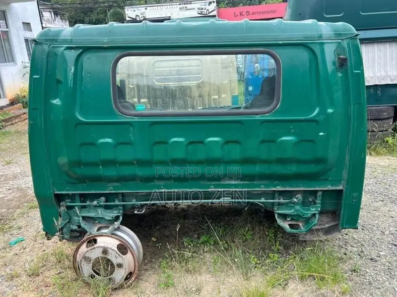Isuzu Cat face Cabin CABIN-12