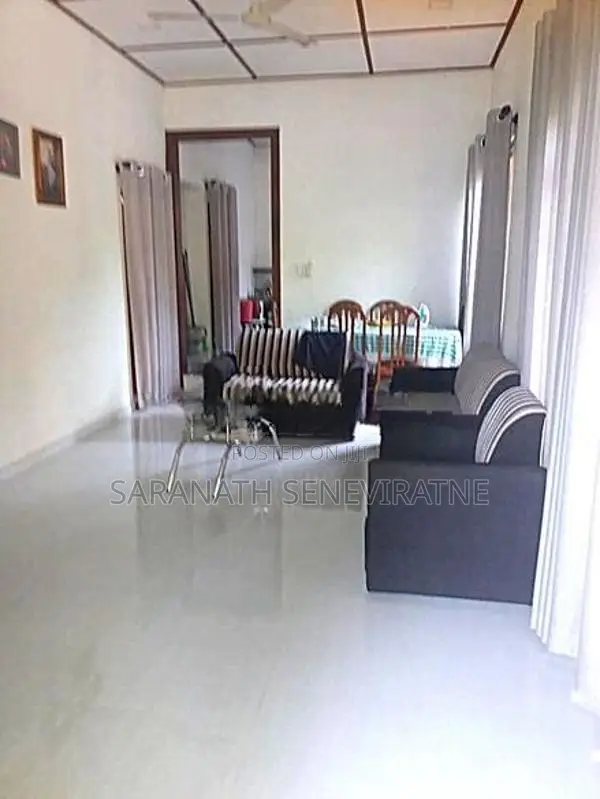 House in Athurugiriya Dadigamuwa