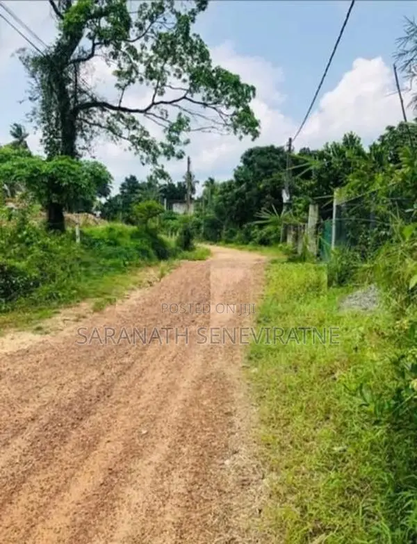 Land in Kiriwaththuduwa Homagama