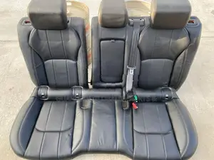 Range Rover Evoque Black leather bucket seats