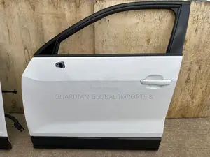 Audi Q2 front door