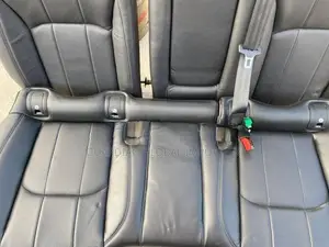 Range Rover Evoque Black leather bucket seats