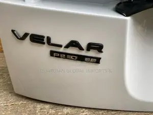 Range Rover Velar boot lid 2019
